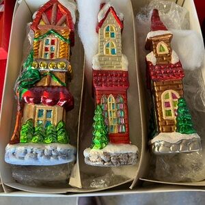 Christopher Radko Sugar Hill three piece Village. One piece has a broken bottom.